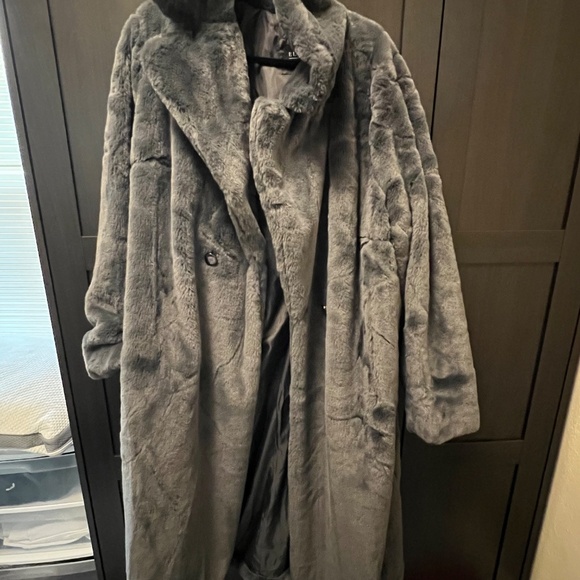 Faux Fur Coat - Picture 2 of 4